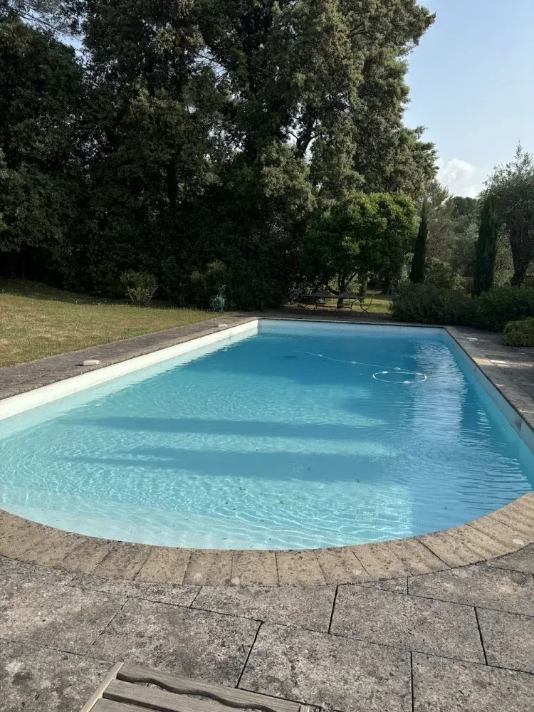 Recherche de fuite piscine à Roquefort-les-Pins