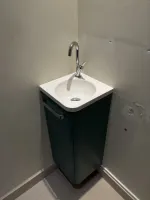 Remplacement d’un meuble lave-mains dans un WC -  les conseils de votre plombier à Nice